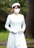 宮中三殿参拝に向かわれる秋篠宮家の長女、眞子さま＝皇居内（代表撮影）