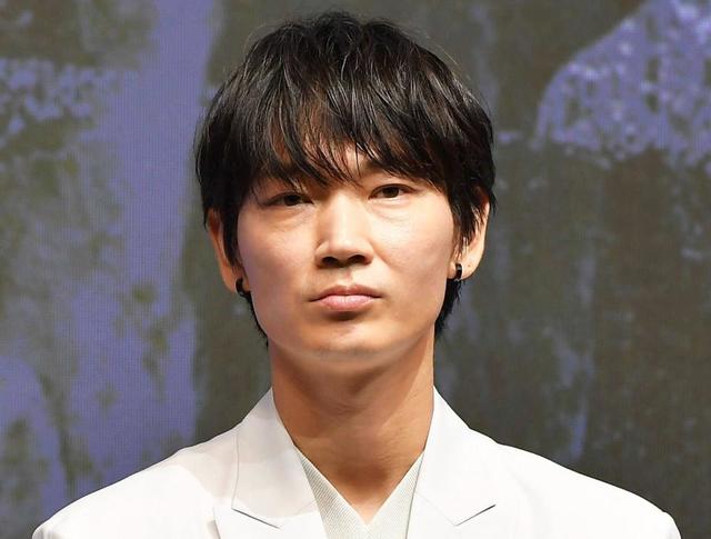 綾野剛 ボールペンで日本刀をあっさり撃破 月１０ドラマでアクション全開 芸能 デイリースポーツ Online