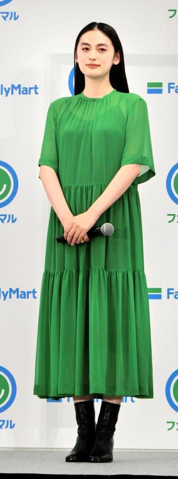 　ファミリーマートの新ブランド発表会に出席した八木莉可子