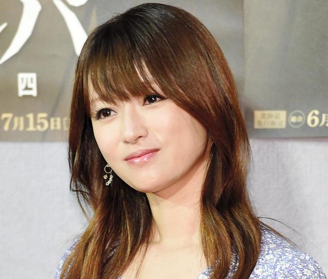 深田恭子 花ブラ パンツのカレンダー 可愛すぎて泣ける 激かわ の声 芸能 デイリースポーツ Online