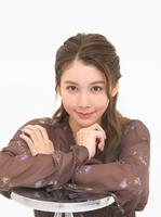 　つぶらな瞳でカメラを見つめる結城モエ＝東京・南青山（撮影・堀内翔）