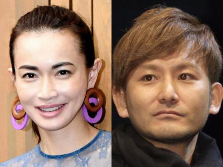 長谷川京子（左）と新藤晴一