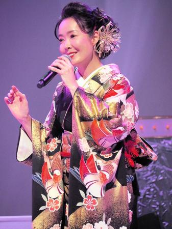 　デビュー３０周年記念コンサートを行った田川寿美＝東京・渋谷区文化総合センター大和田さくらホール