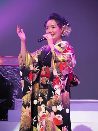 　デビュー３０周年記念コンサートを行った田川寿美＝東京・渋谷区文化総合センター大和田さくらホール