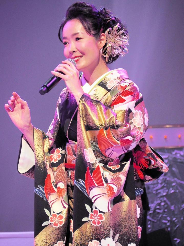 　デビュー３０周年記念コンサートを行った田川寿美＝東京・渋谷区文化総合センター大和田さくらホール