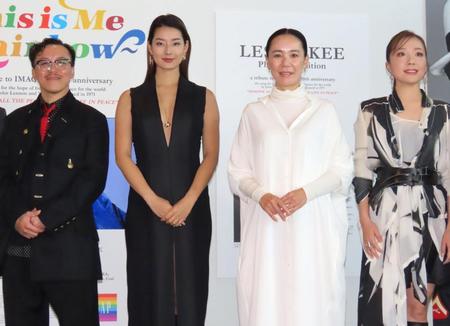 オープニングセレモニーに出席した（左から）レスリー・キー氏、すみれ、河瀨直美氏、平原綾香＝東京・羽田空港第２ターミナル