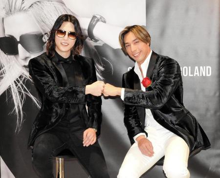 取材会に出席したＲＯＬＡＮＤ（左）と當間ローズ＝都内