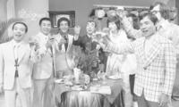 　横山ノックさんの芸能界復帰パーティー。左から、コメディＮｏ．１の坂田利夫、前田五郎さん、上岡龍太郎、横山ノックさん、キャッシーら。右端は笑福亭仁鶴さん（右）＝１９７４年