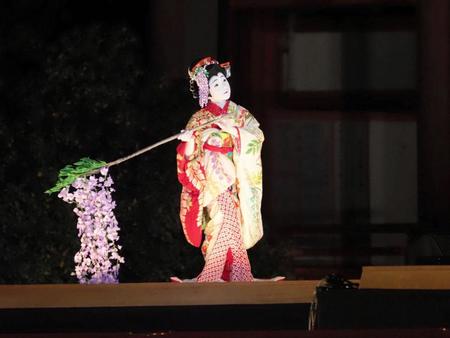 「京都平安大使就任記念　市川海老蔵　平安神宮特別記念公演」で「藤娘」に出演した市川ぼたん