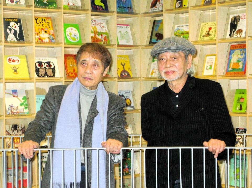 トークショーを行った細野晴臣（右）と安藤忠雄氏＝大阪市北区