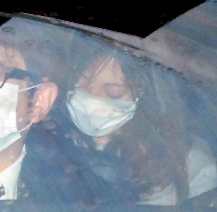 　東京地裁に入る熊田曜子＝東京・霞ヶ関