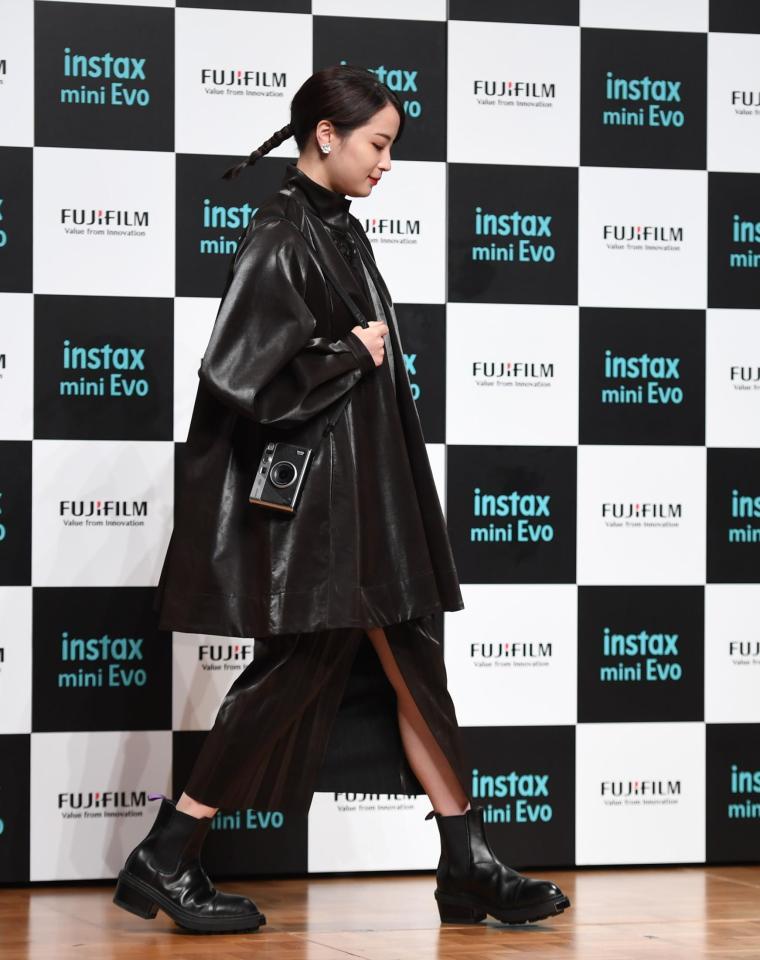 広瀬すず クラシカルなレザー姿で今年を総括 自分とちゃんと向き合えた一年 芸能 デイリースポーツ Online