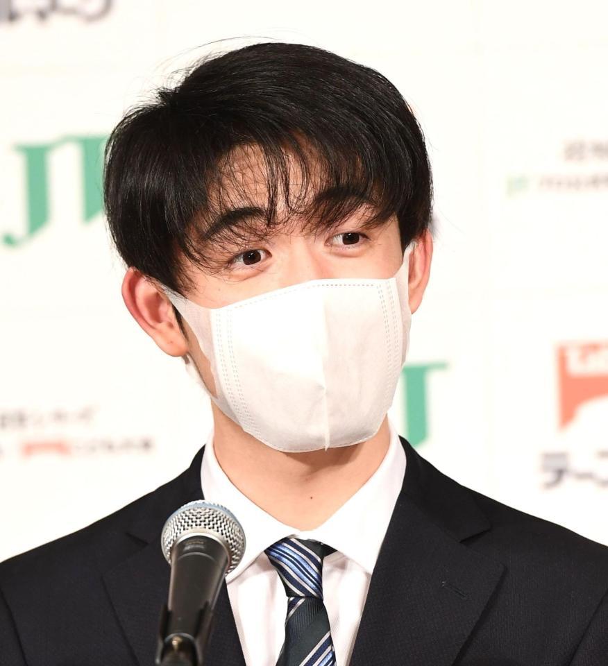 　意気込みを語る藤井聡太竜王＝東京渋谷のセルリアンタワー東急ホテル（撮影・園田高夫）