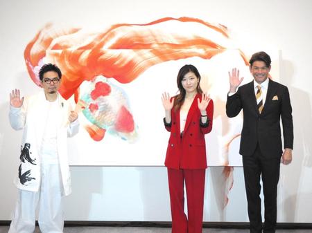 　イベントに登壇した（左から）深堀隆介氏、照英、ヒコロヒー＝東京・上野の森美術館