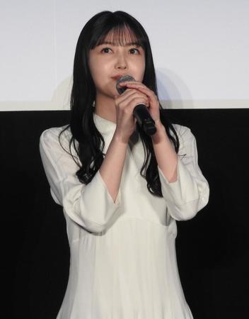 　作品への思いを語る久保史緒里