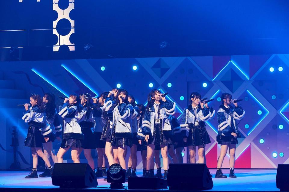 読者プレゼント：ラストアイドル阿部菜々実＆橋本桃呼のサイン