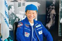 帰還報告会見を行った前澤友作氏（©ＳＰＡＣＥＴＯＤＡＹ）