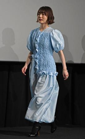 公開初日舞台あいさつに登場した花澤香菜（撮影・三好信也）