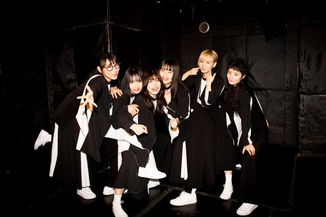 BiSH 早朝ライブで23年での解散宣言「愛を届けてパーティーして