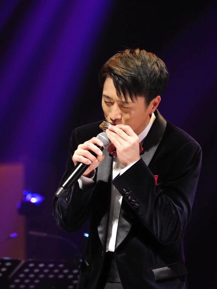 真田ナオキ 久しぶり有観客に感涙 クリスマス＆バースデーコンサート/芸能/デイリースポーツ online