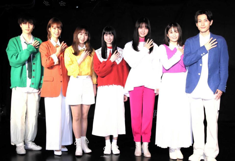 　新加入する（左から）瀬谷直矢、宮嶋璃乃、森由姫、田中音江、小谷皐月、志賀愛咲、宮地樹