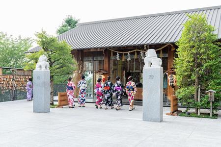 竜馬（竜馬四重奏）の奉納演奏が成人の日に行われる東京・神楽坂の赤城神社