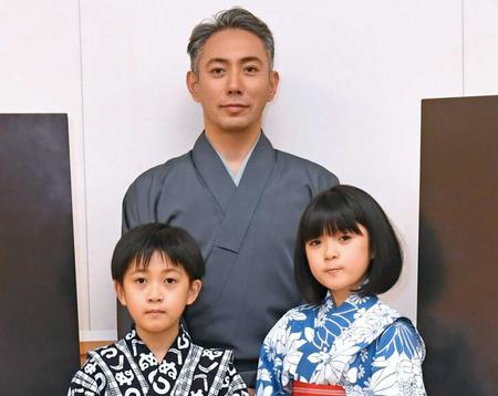 　（左から）堀越勸玄、市川海老蔵、市川ぼたん