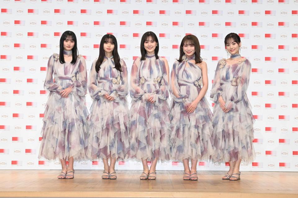 　（左から）遠藤さくら、齋藤飛鳥、生田絵梨花、秋元真夏、山下美月