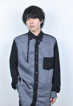 　ギター・沖聡次郎（撮影・伊藤笙子）