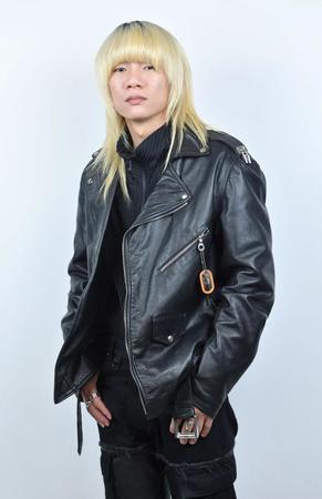 　ギター・山田海斗（撮影・伊藤笙子）