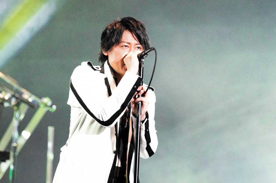 喉に不調を抱えながら熱唱するＬＵＮＡ　ＳＥＡ・ＲＹＵＩＣＨＩ