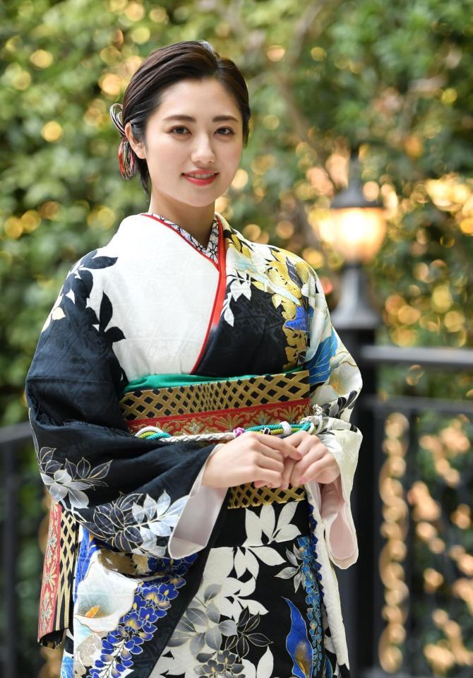 奥山かずさ ショートヘアで野球熱が加速 シックな晴れ着姿で新年の誓い 芸能 デイリースポーツ Online