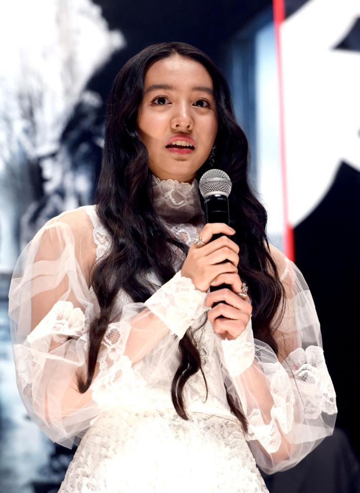 　締めのメッセージで感極まって目を潤ませるＫｏｋｉ，＝東京・丸の内ＴＯＥＩ（撮影・佐藤厚）