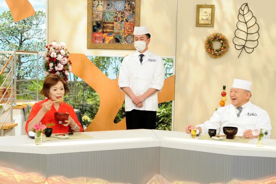 「上沼恵美子のおしゃべりクッキング」最終収録に参加した上沼恵美子（左）