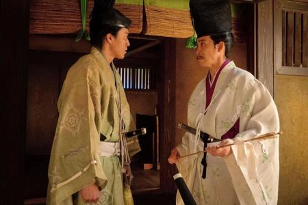 　八重にもたらされた情報に驚く義時と頼朝＝ＮＨＫ大河ドラマ「鎌倉殿の１３人」第４回から