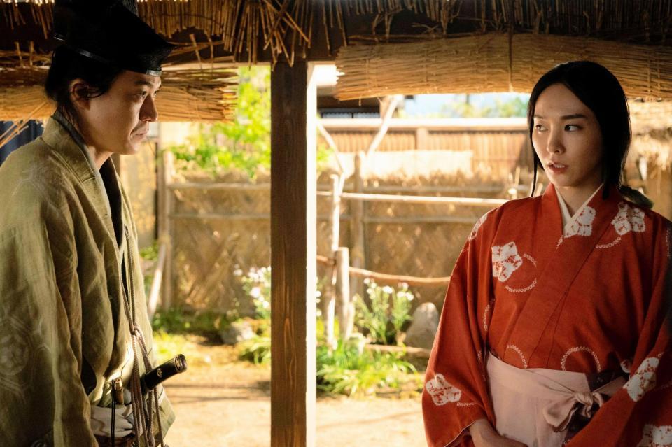 　挙兵にあたって重要な情報を八重（新垣結衣）から聞き出そうとする義時＝ＮＨＫ大河ドラマ「鎌倉殿の１３人」第４回から