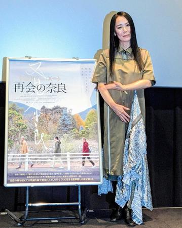 　舞台あいさつに登壇した河瀬直美氏＝奈良・大和郡山