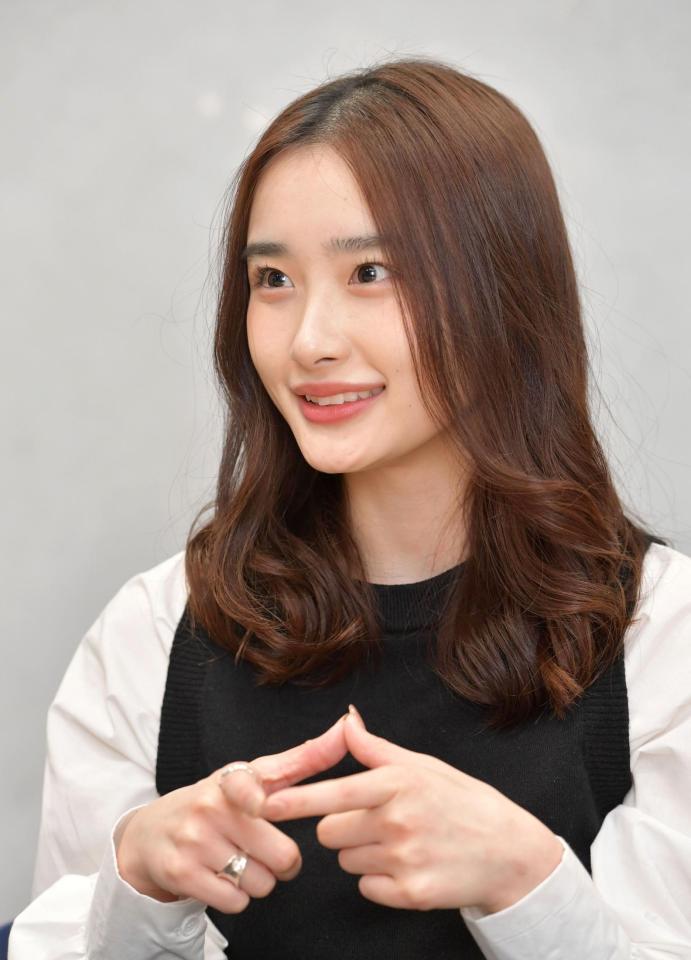 　「朝ドラに出たい」と話す安倍乙（撮影・佐々木彰尚）