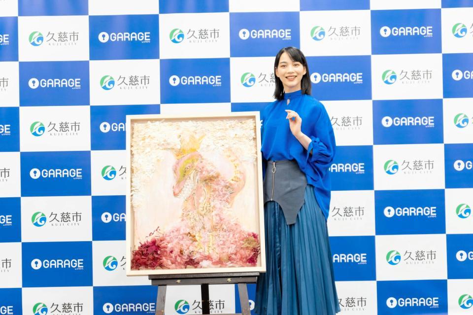 　ＮＦＴアート贈呈式に出席したのん