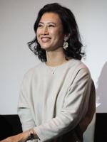 映画「高津川」公開記念舞台あいさつで笑顔を見せた戸田菜穂＝東京・新宿、新宿バルト９