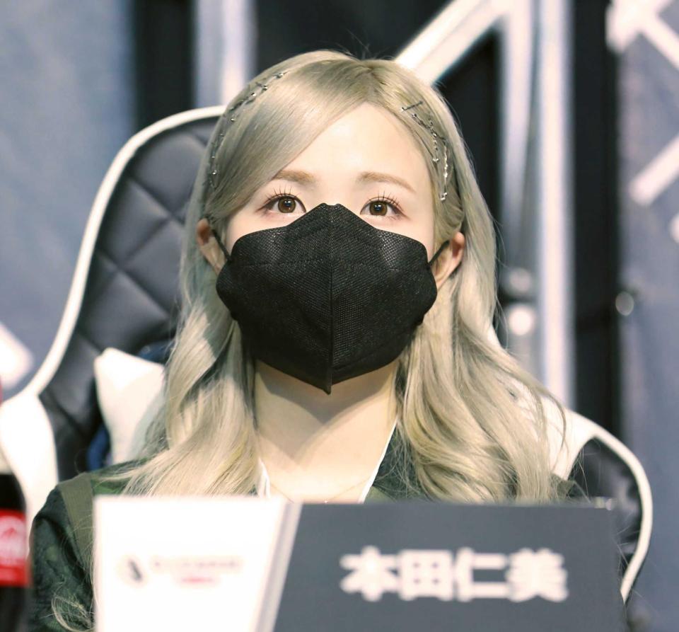 　ゲストジャッジを務めたＡＫＢ４８の本田仁美＝東京ガーデンシアター