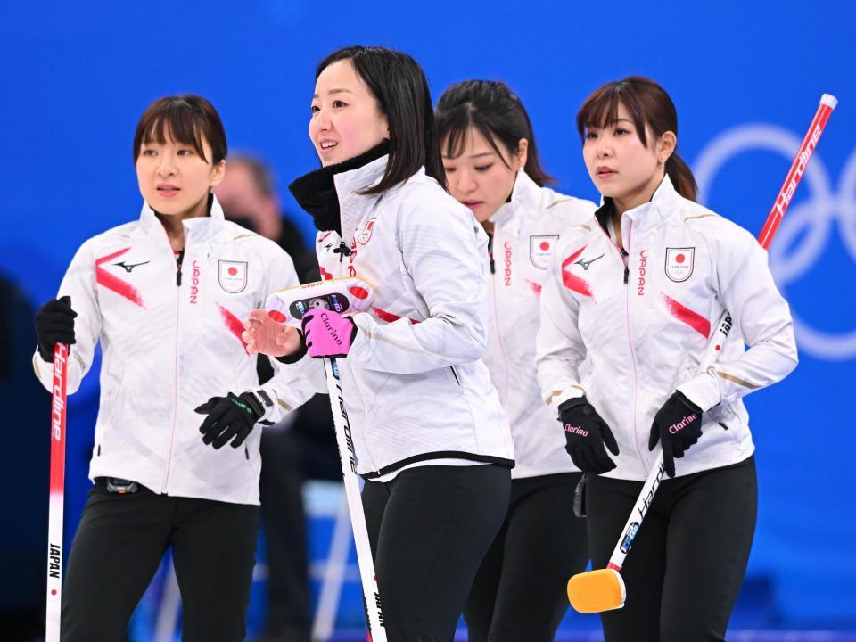 カー娘藤沢五月らが雪だるまビンドゥンドゥンと笑顔でポーズ みんな可愛すぎ 韓国戦頑張って 芸能 デイリースポーツ Online