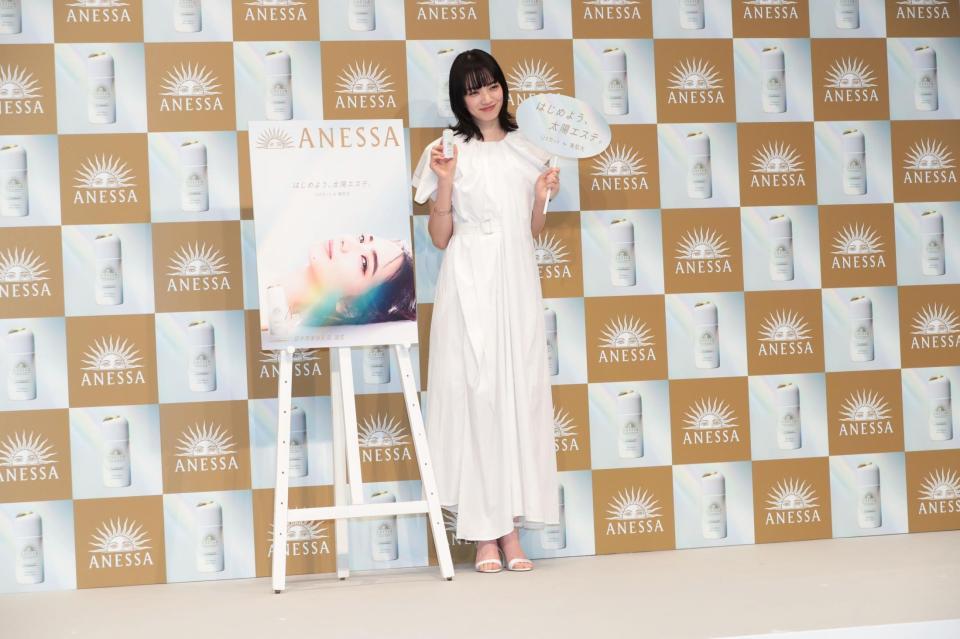 アネッサのイベントに登壇した小松菜奈＝都内（撮影・中島達哉）