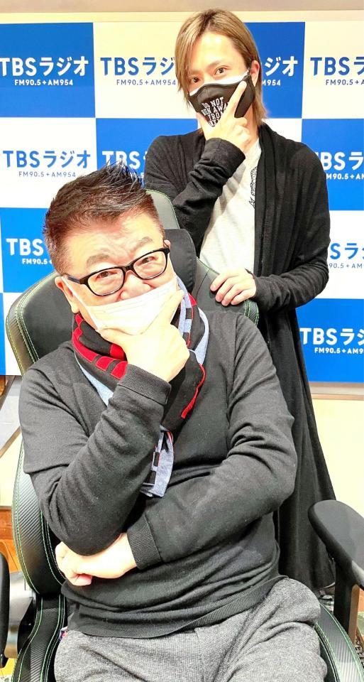 内博貴（右）と長男・生島勇輝の舞台共演を喜ぶ生島ヒロシ