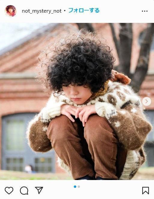子供時代からモジャモジャのチビ整くん　フジテレビ「ミステリと言う勿れ」公式インスタグラム＠ｎｏｔ＿ｍｙｓｔｅｒｙ＿ｎｏｔ