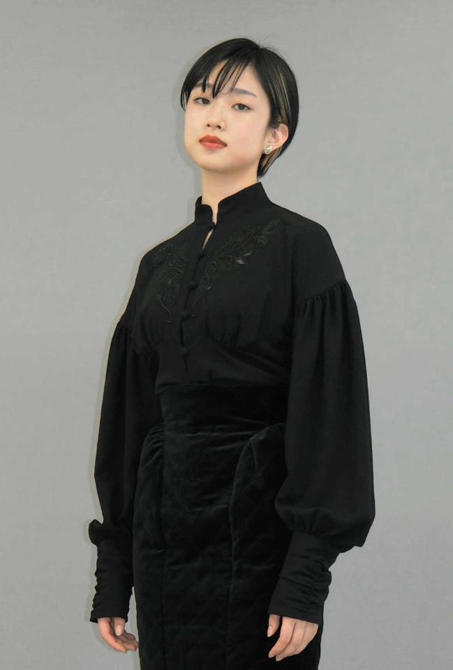 　新人賞を受賞した河合優実