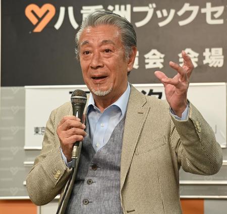 取材会に登場した高田純次＝東京・八重洲ブックセンター（撮影・高石航平）