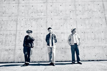 阪神タイガースの開幕セレモニーに出演するベリーグッドマン