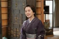 錠一郎と話をする雪衣（多岐川裕美）