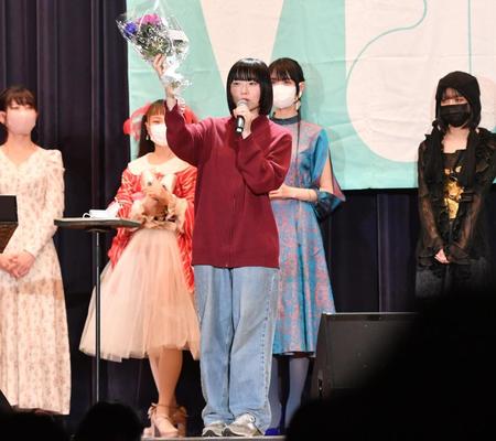 　ミスｉＤ２０２２のグランプリに輝いた金井球さん（撮影・佐々木彰尚）